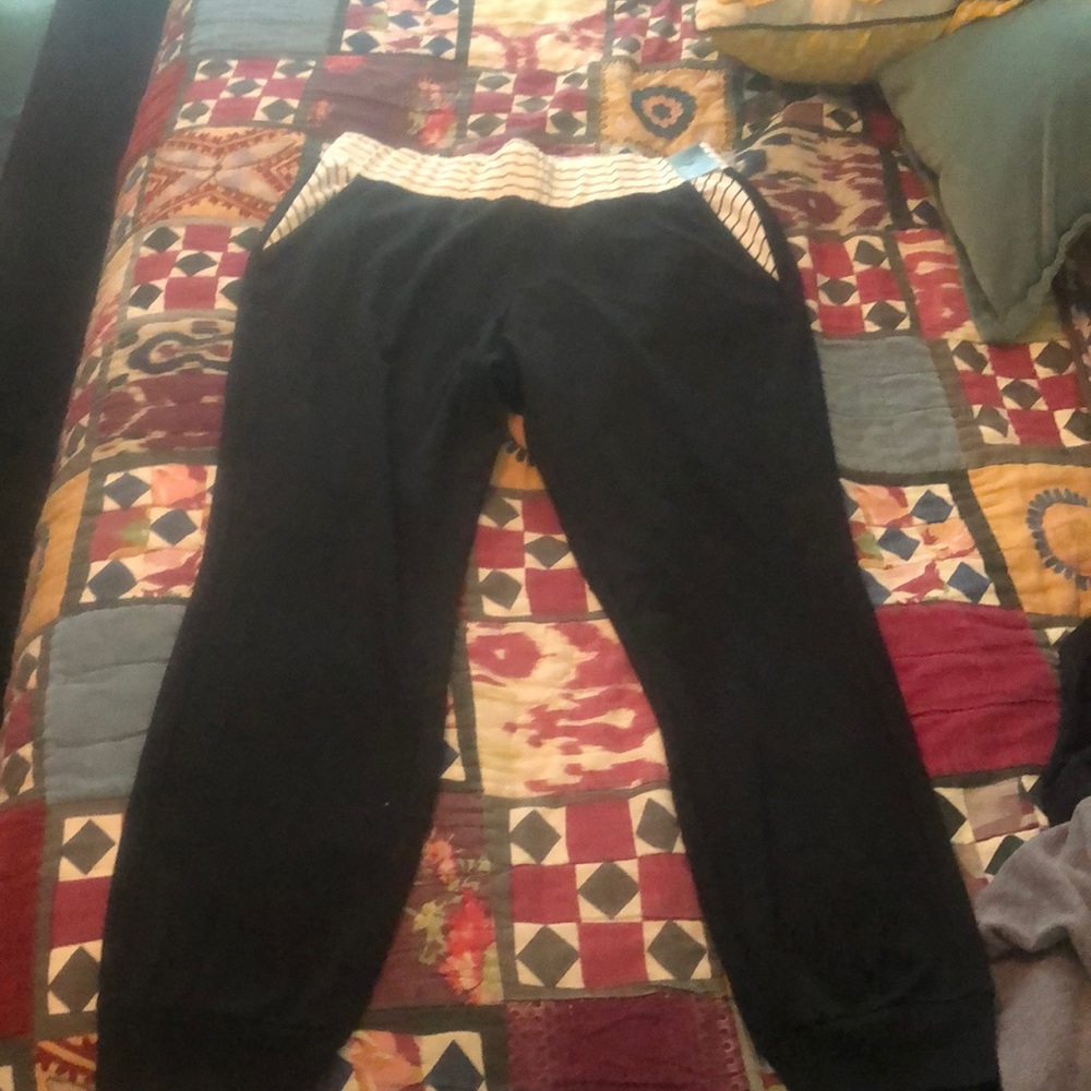 New York & Co jogger